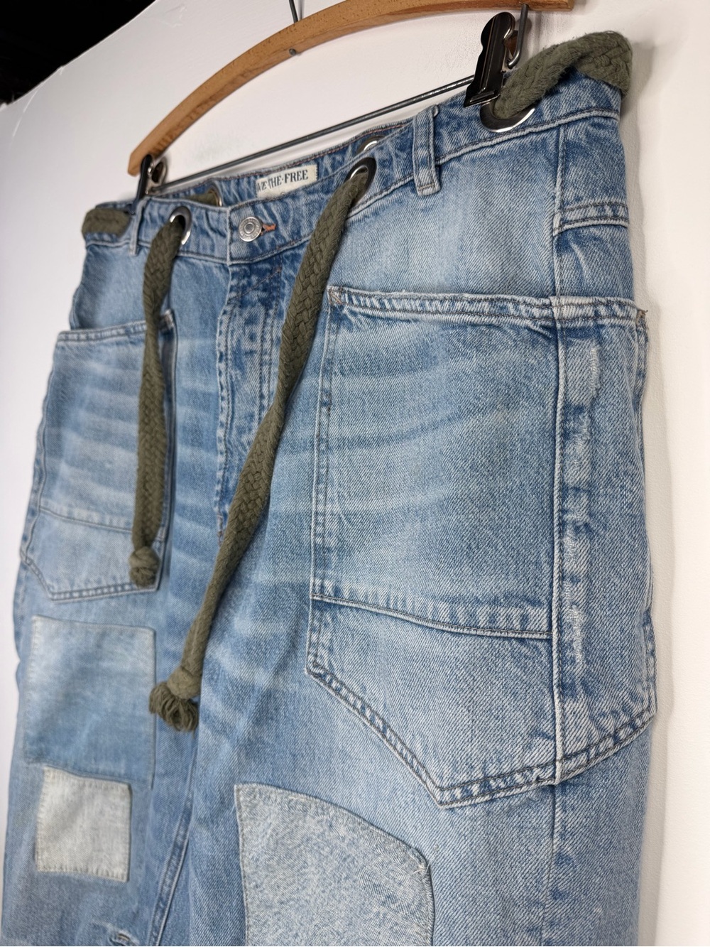 Free People We The Free Moxie Pull-On Barrel Jeans Size 30 - Picture 5 of 9